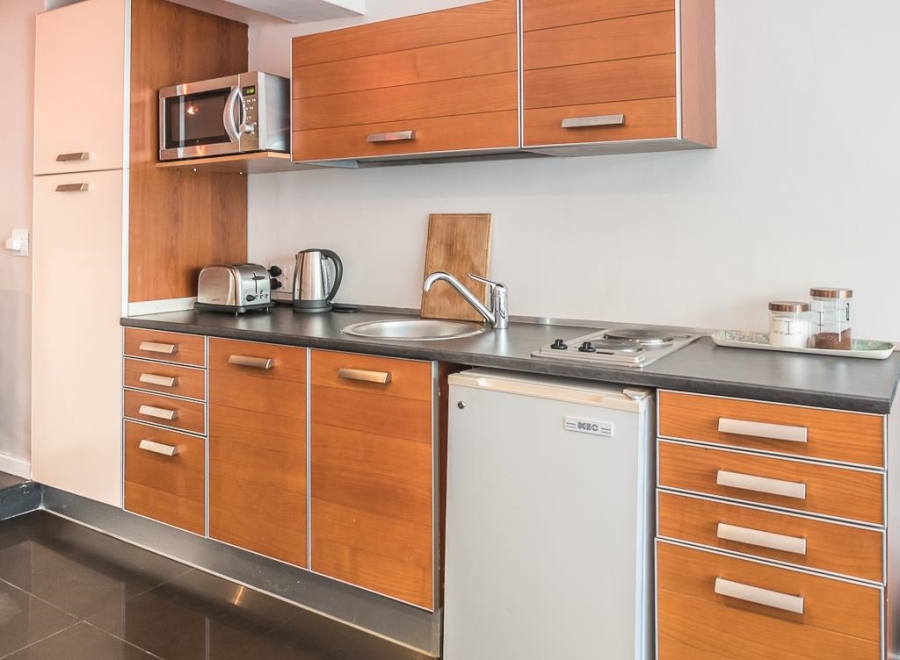 To Let 1 Bedroom Property for Rent in Vredehoek Western Cape